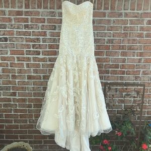 Champagne wedding dress. Trumpet